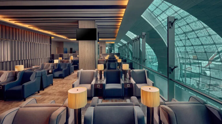 Зал Plaza Premium Dubai